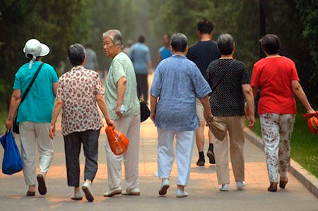 <b>中国人口：出生率下降、老龄化加速——辅助生殖技术为生育赋能</b>