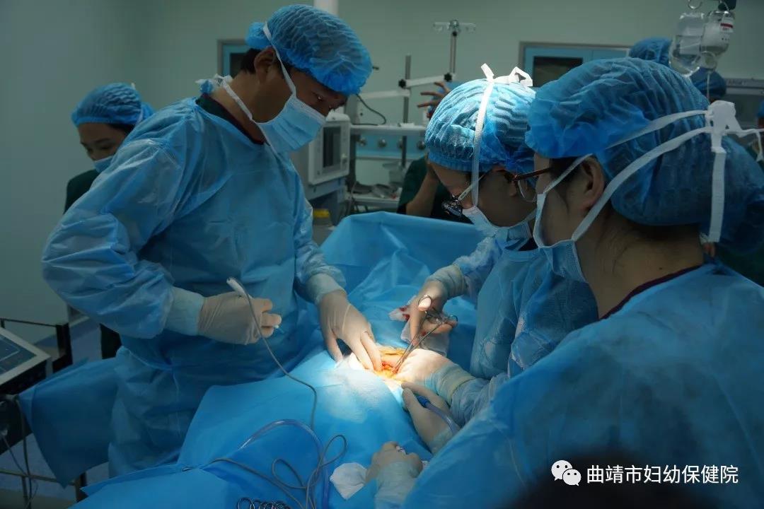 三．八妇女节 关爱女性健康 曲靖妇幼感恩献礼 妇产系列如期开科
